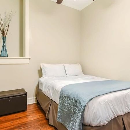 E Bay St Loft By City Market And River Street ซาวานนาห์ ภายนอก รูปภาพ