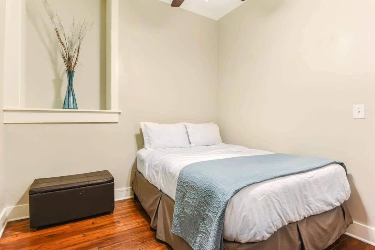 E Bay St Loft By City Market And River Street ซาวานนาห์ ภายนอก รูปภาพ
